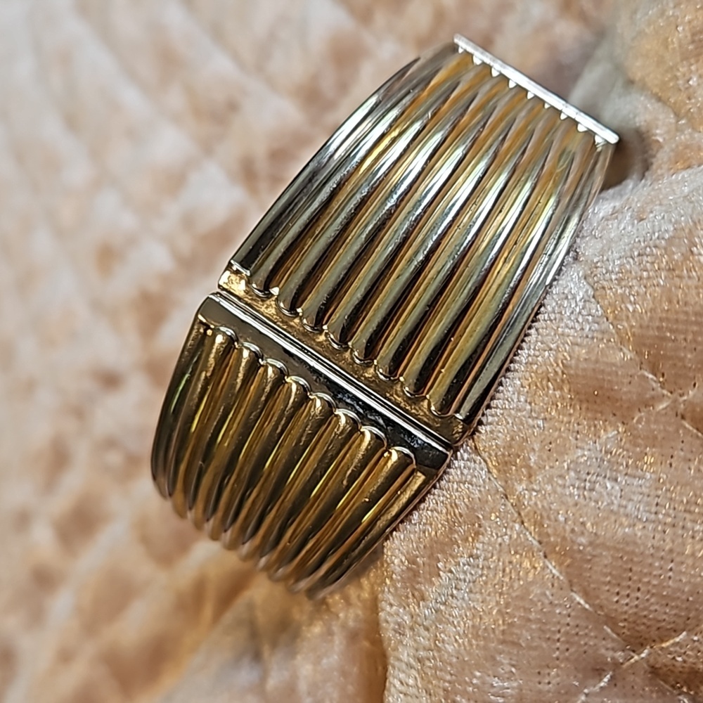 Bangle Statement Bracelet Hinged Magnetic Closure